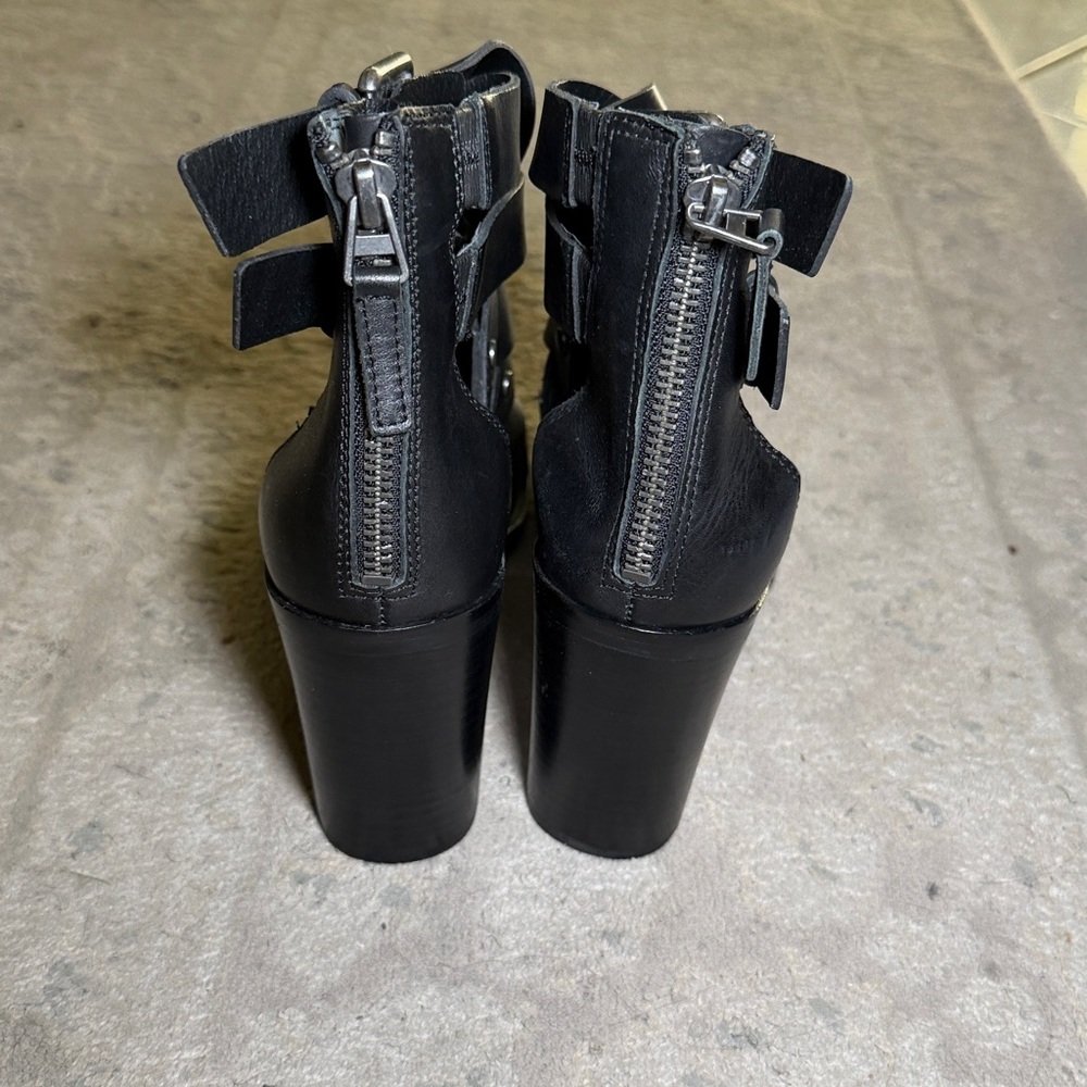 Dolce Vita Black Leather Strappy Block Heel Sandals size 8 - Picture 4 of 7